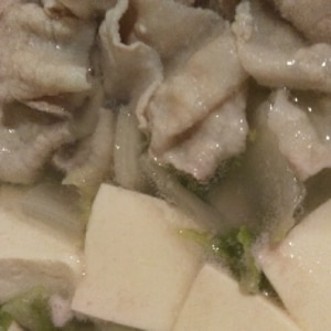 白菜と豚肉の湯豆腐